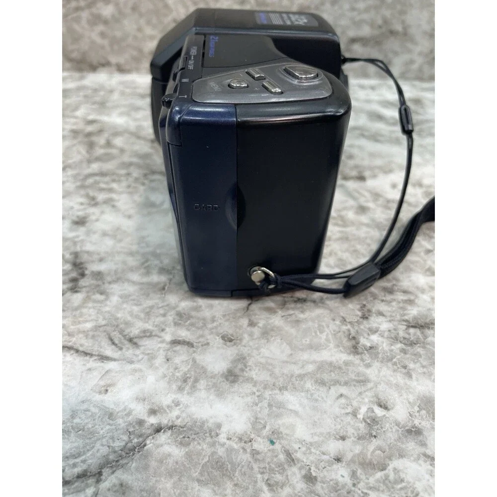 CASIO QV-2900UX Compact Digital Camera 8x Optical 32x Digital Zoom With Bag